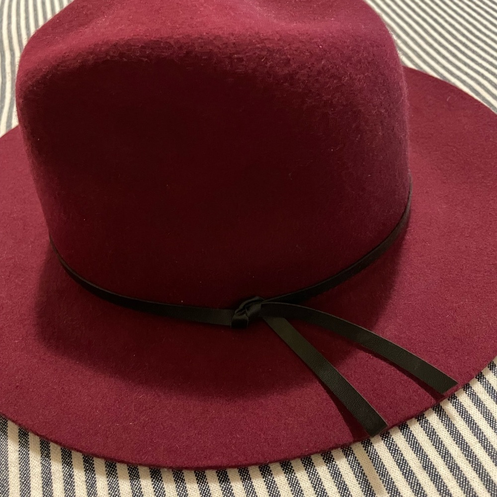Old Navy Maroon Felt Hat